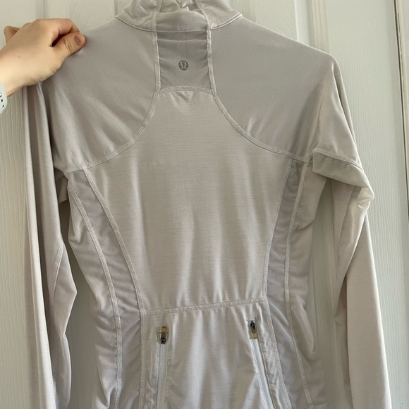 Lululemon Catch Me Air Jacket - Picture 3 of 6